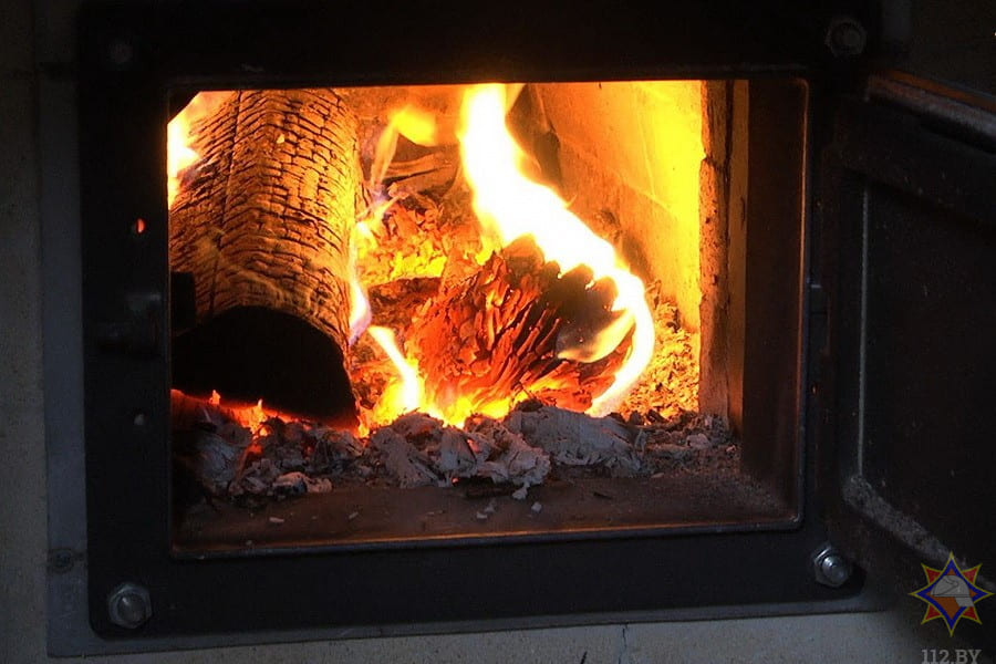 Мужчина в Бобруйском районе получил ожоги при розжиге печи в гараже