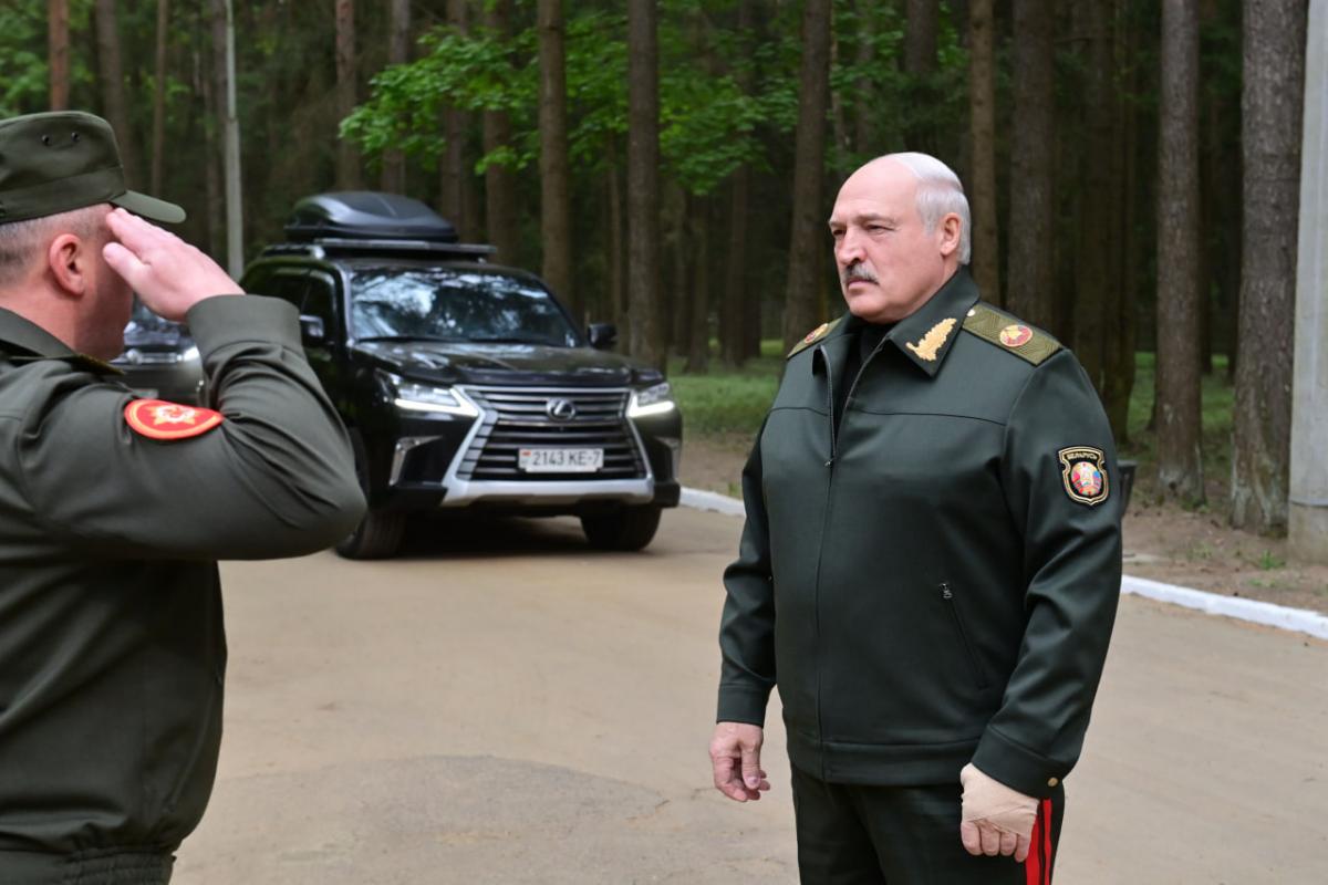 Обстановка не критическая, но есть настораживающие факторы. Подробности приезда Лукашенко на ЦКП ВВС и войск ПВО