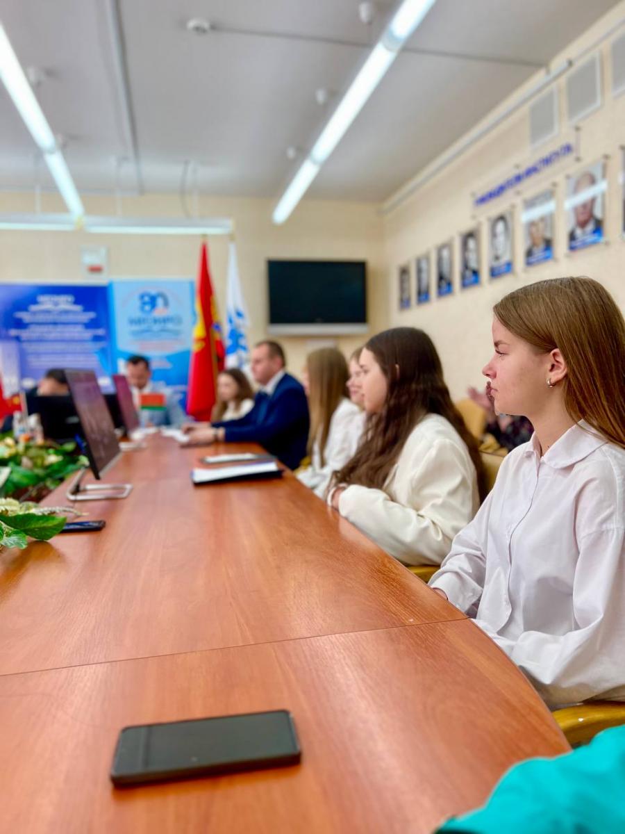 Учащиеся могилевской гимназии поучаствовали в телемосте с Китаем