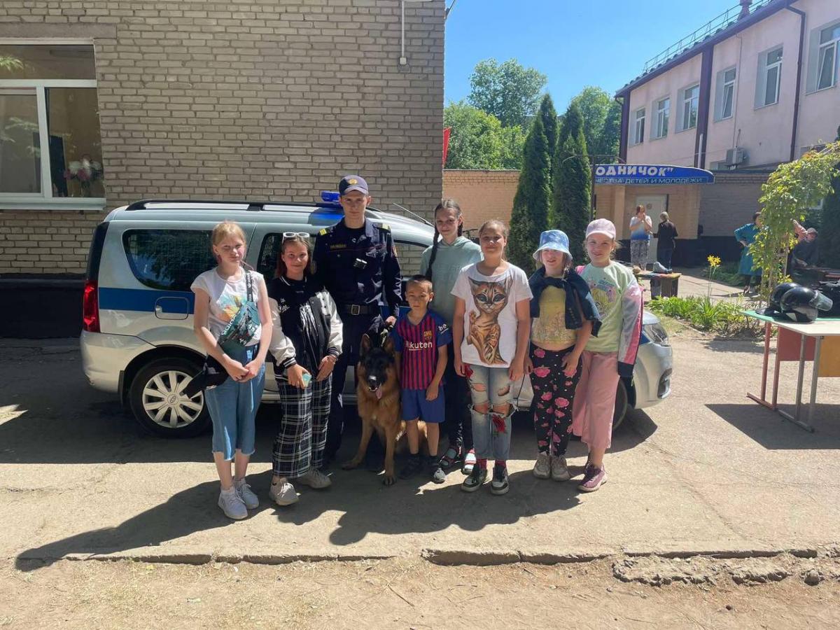 Сотрудники Ленинского (г.Могилева) отдела Департамента охраны посетили лагерь «Лидер»