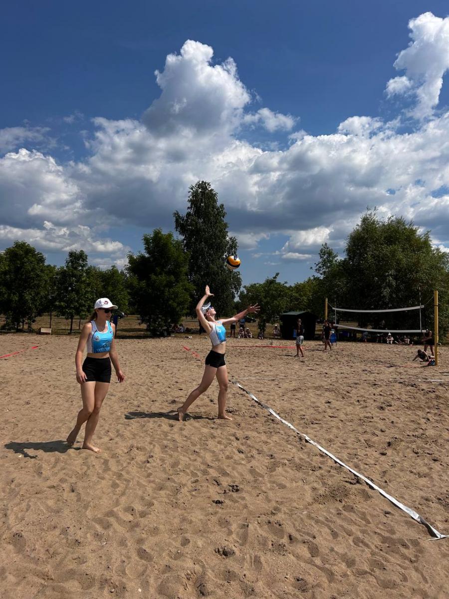 Соревнования по пляжному волейболу проходят в Могилеве