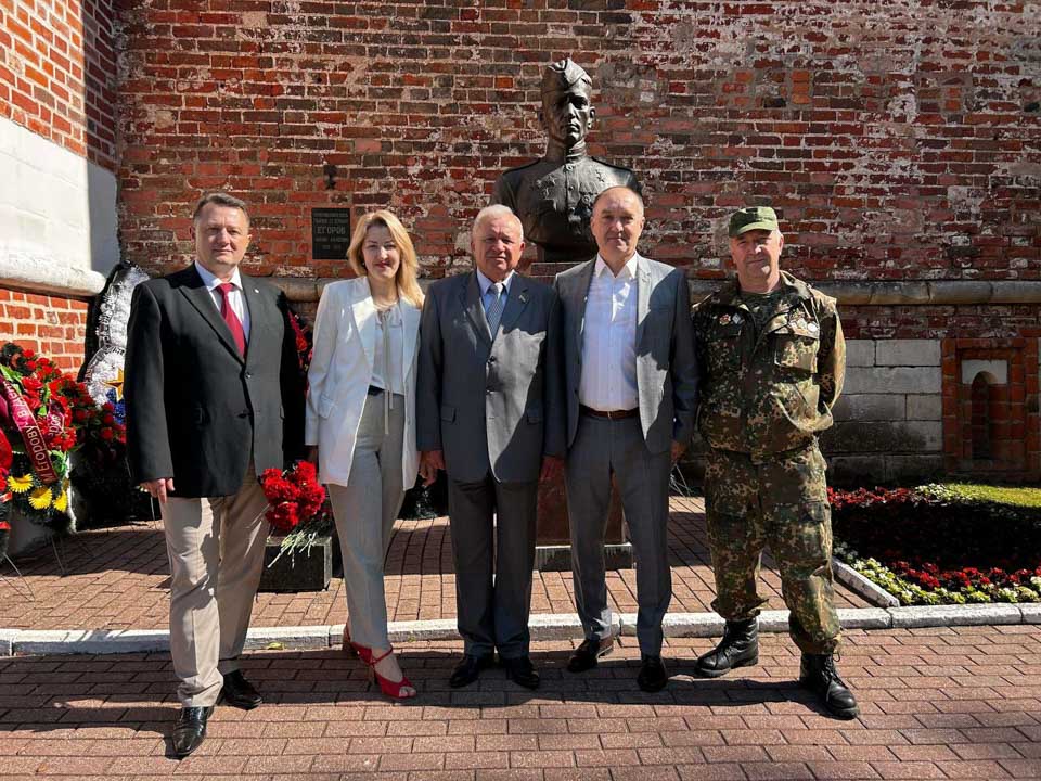 Делегация Могилевской области посетила город-герой Смоленск в День памяти и скорби