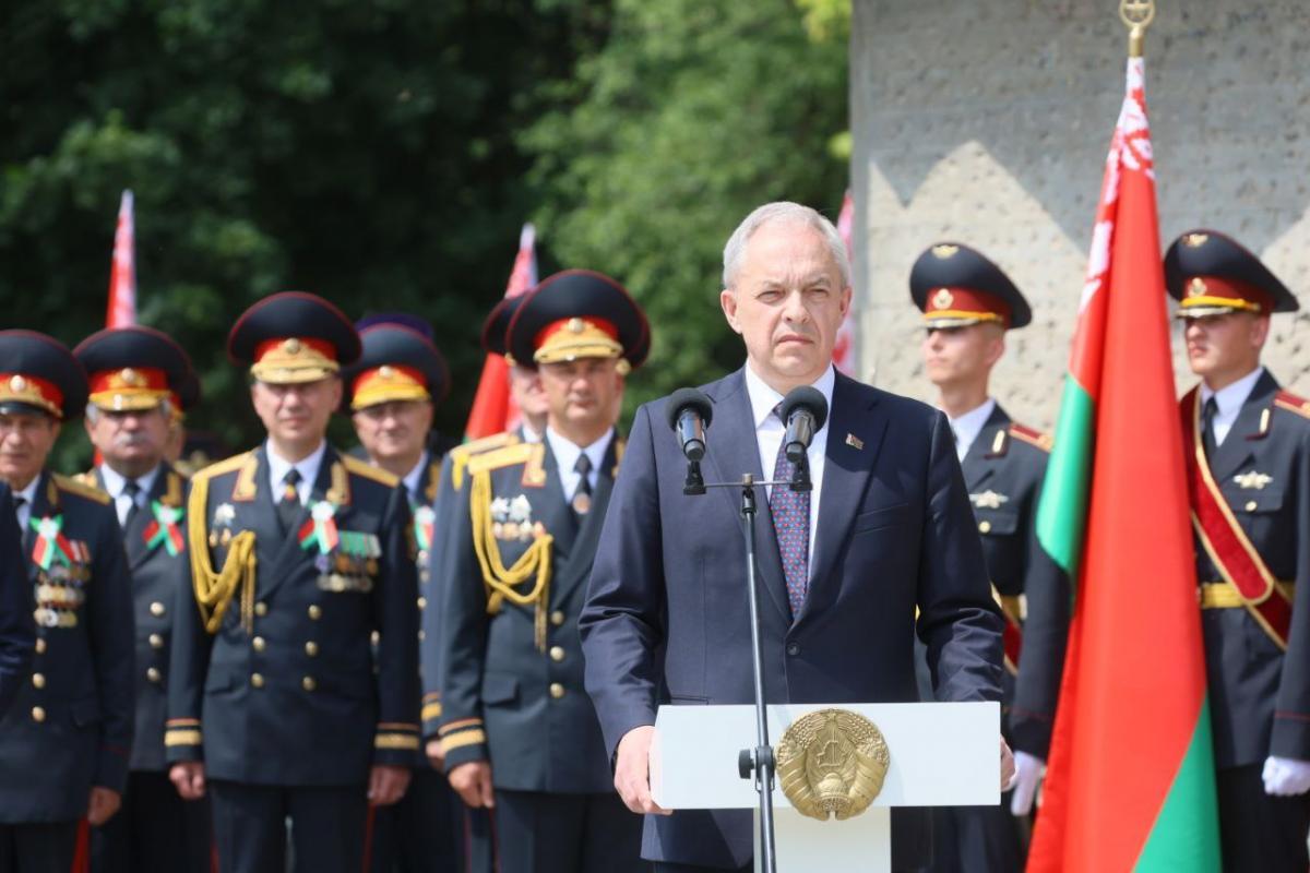 "Высота Владимирова - наша нравственная высота". Сергеенко на открытии мемориала в Могилевском районе