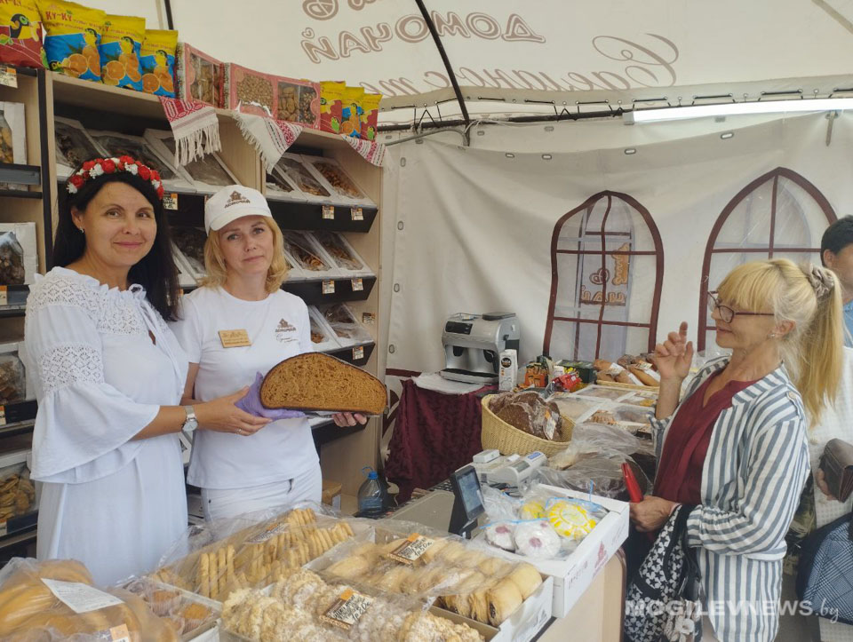 "Домочай" представил выставку-ярмарку своей продукции гостям "Славянского базара в Витебске"