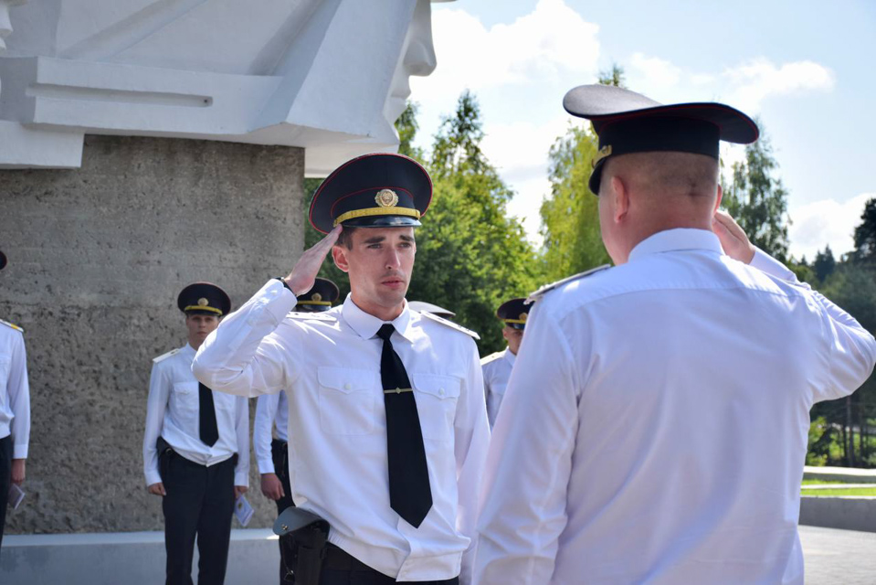 Ряды офицерского состава Департамента охраны Могилевской области пополнились молодыми сотрудниками. Фото