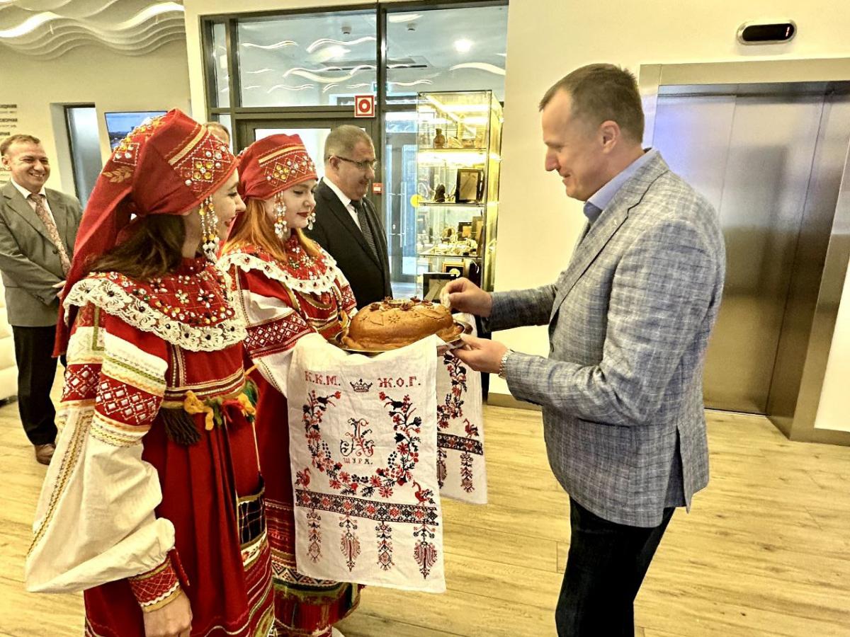 Делегацию Приднепровского края хлебом и солью встречают на Дальнем Востоке