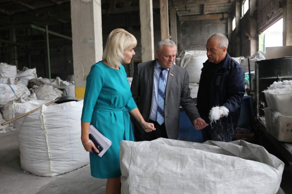 Профсоюзный лидер области Владимир Цумарев посетил предприятия Круглянского района