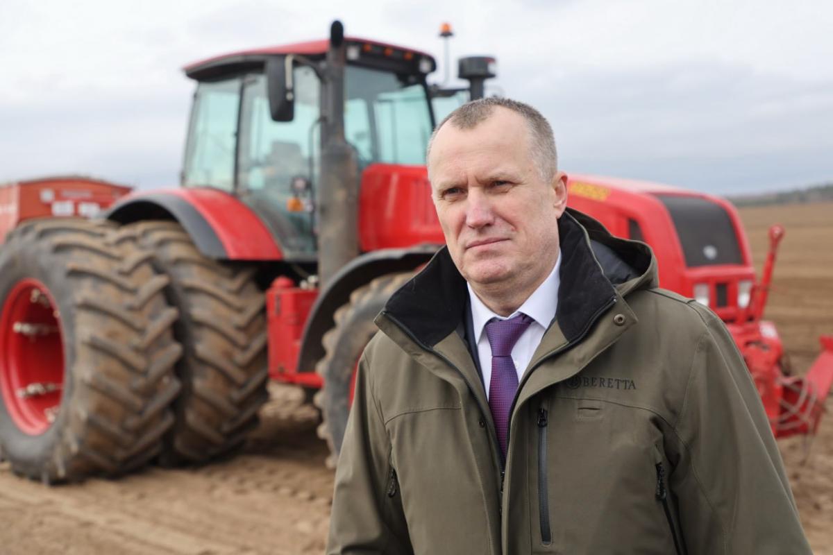 Анатолий Исаченко поздравил аграриев Могилевщины с «Дажынкамi»