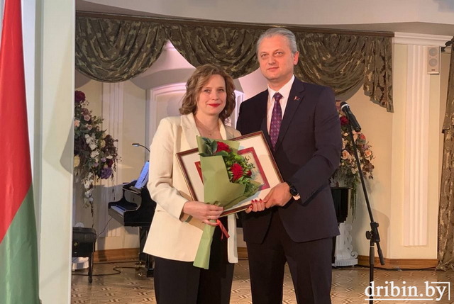 Директор Дрибинской библиотечной сети получила благодарность от Министерства информации Республики Беларусь
