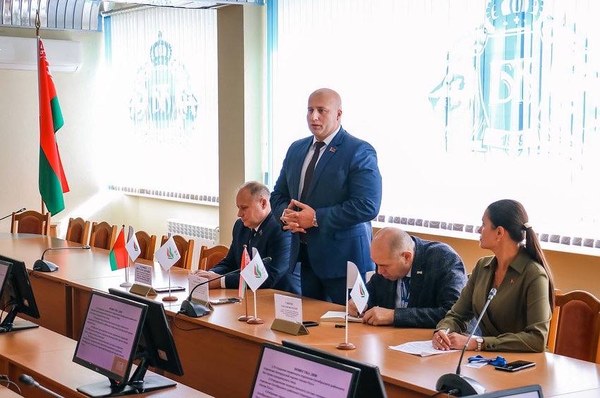 Инициативное собрание по созданию первичного отделения Октябрьского районного отделения города Могилева Белорусской партии «Белая Русь» прошло  в ОАО «Бабушкина крынка»