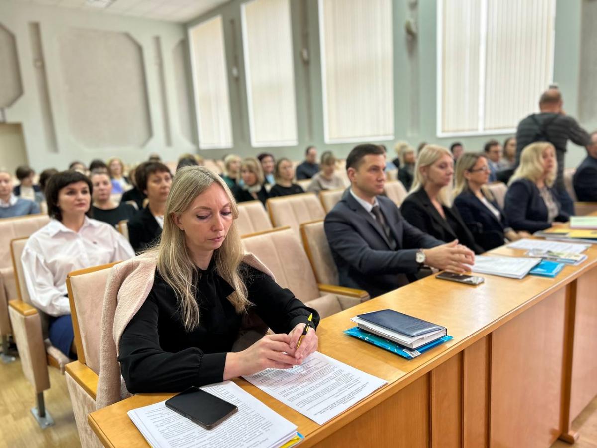 Выездной семинар-практикум для начальников отделов и управления организационно-кадровой работы горрайисполкомов прошел в Бобруйске