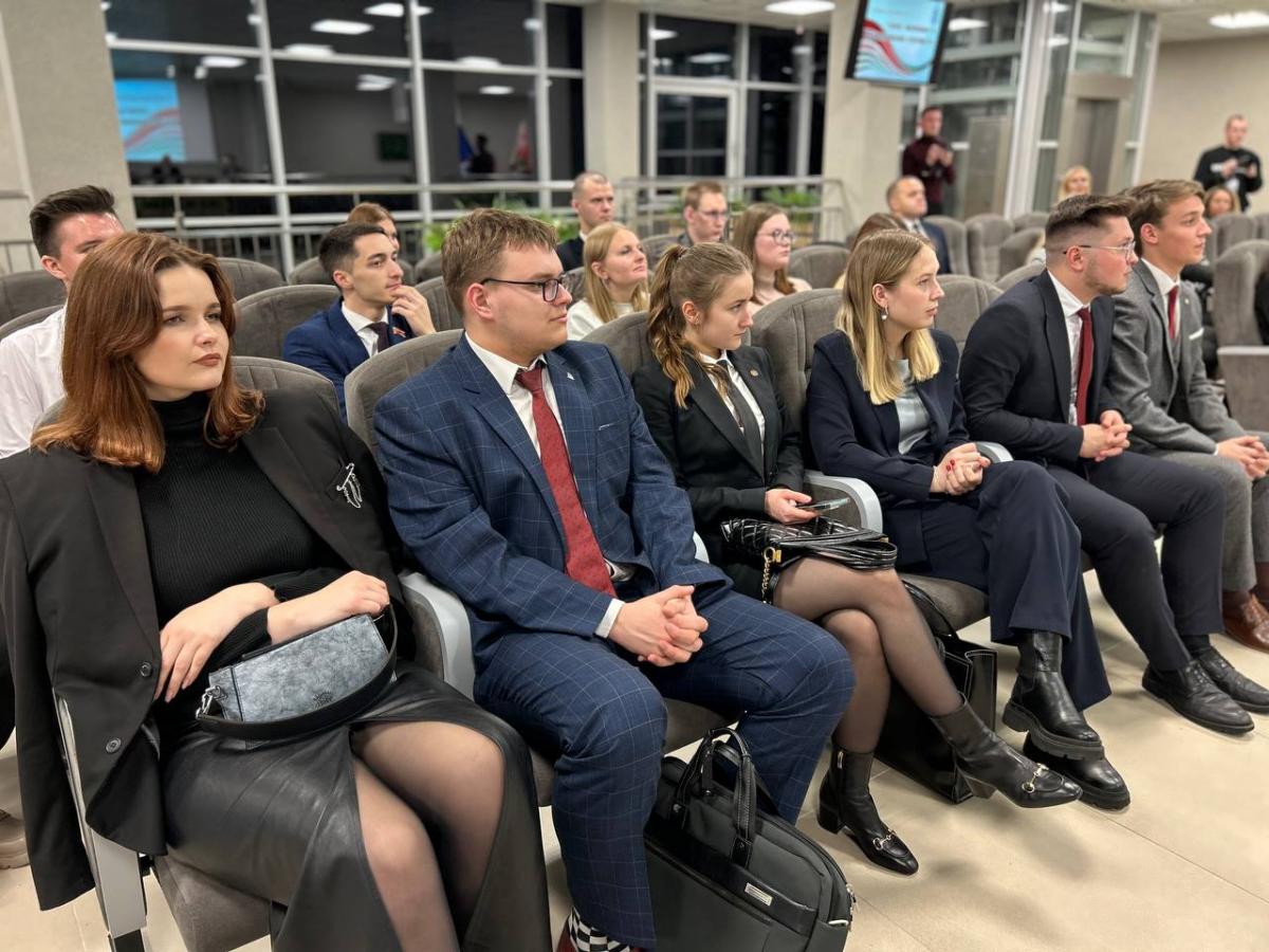 Открытый диалог «Голос молодых в формировании будущего» состоялся на «Могилевлифтмаше»