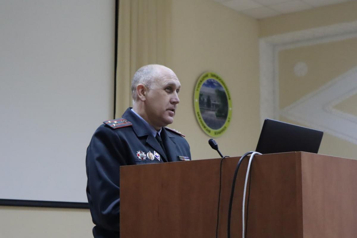 Начальник Октябрьского РОВД Могилева провел информационную встречу с медиками