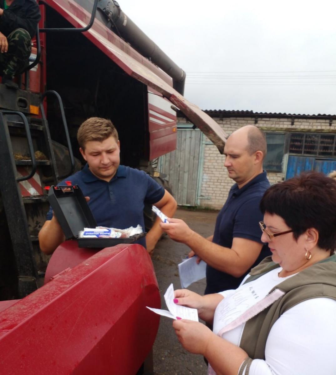 Условия труда в ходе уборочной кампании проверил профсоюз в ряде сельхозпредприятий Костюковичского района