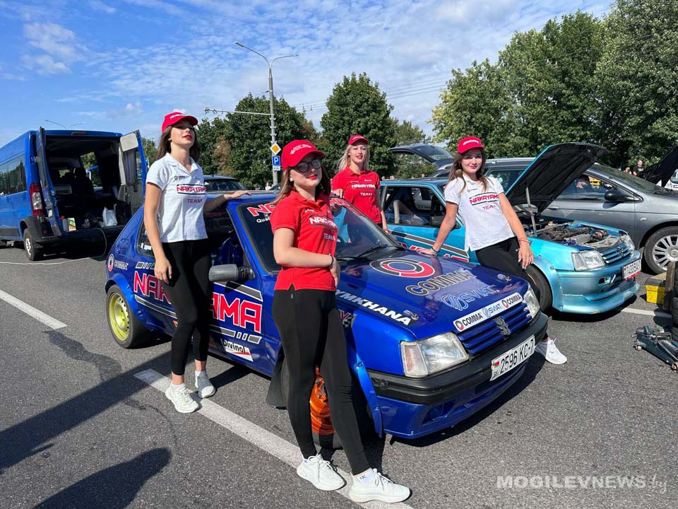 Скорость, драйв и море эмоций. В Могилеве прошли соревнования по автоспорту