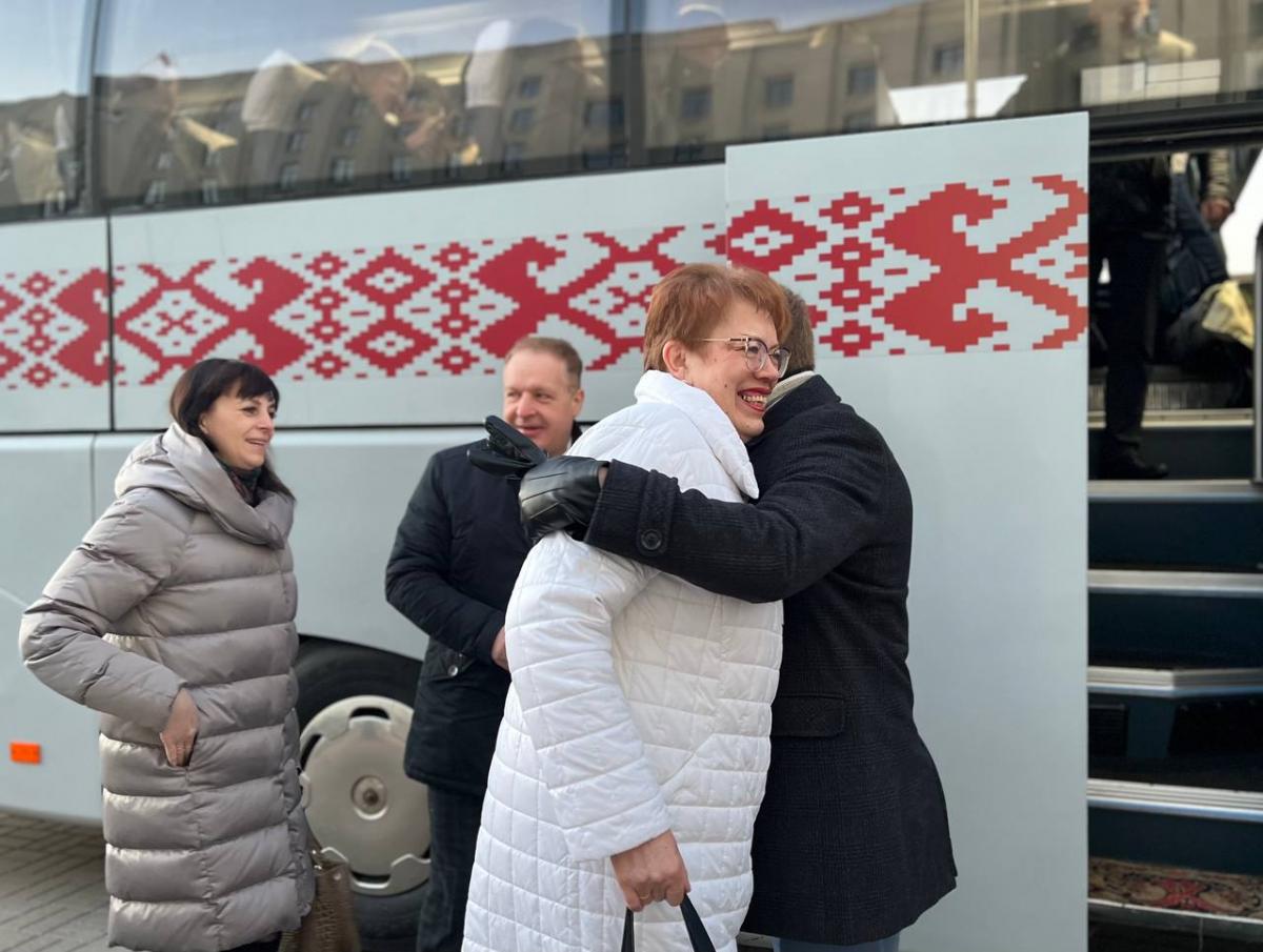 Делегация от Могилевской области отправилась на учредительный съезд партии "Белая Русь" в Минске