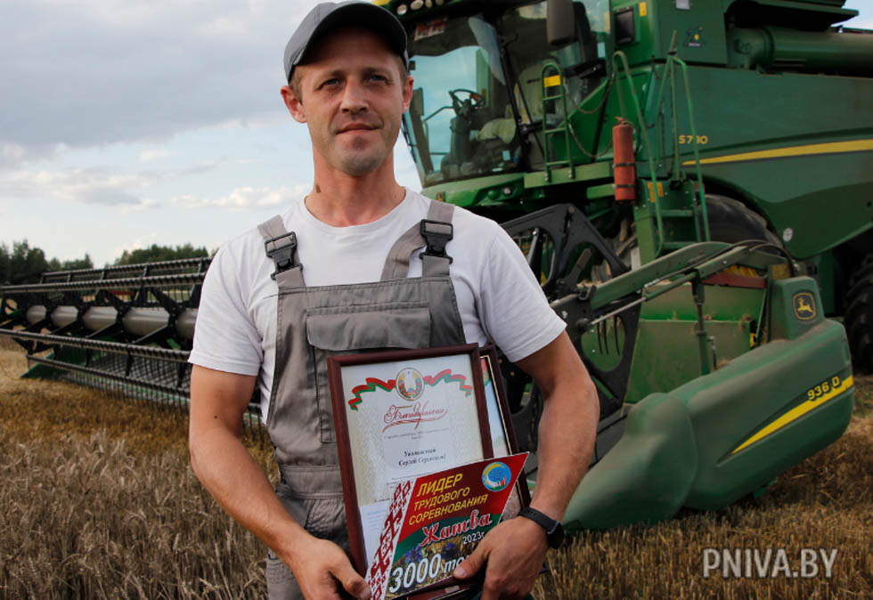 В Могилевском районе  - первый комбайнер-трехтысячник