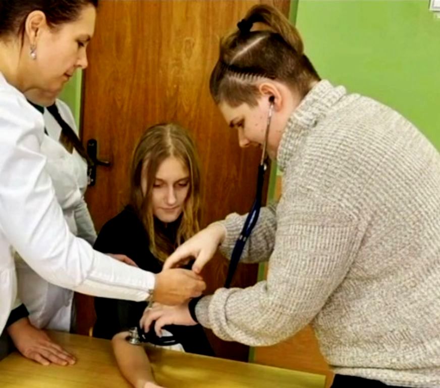 Интерактивное знакомство старшеклассников с работой в сфере здравоохранения проводят медики Могилевщины