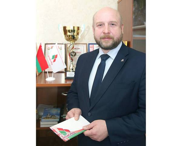Максим Потапенко: партия позволит нашей стране сделать уверенный шаг в будущее