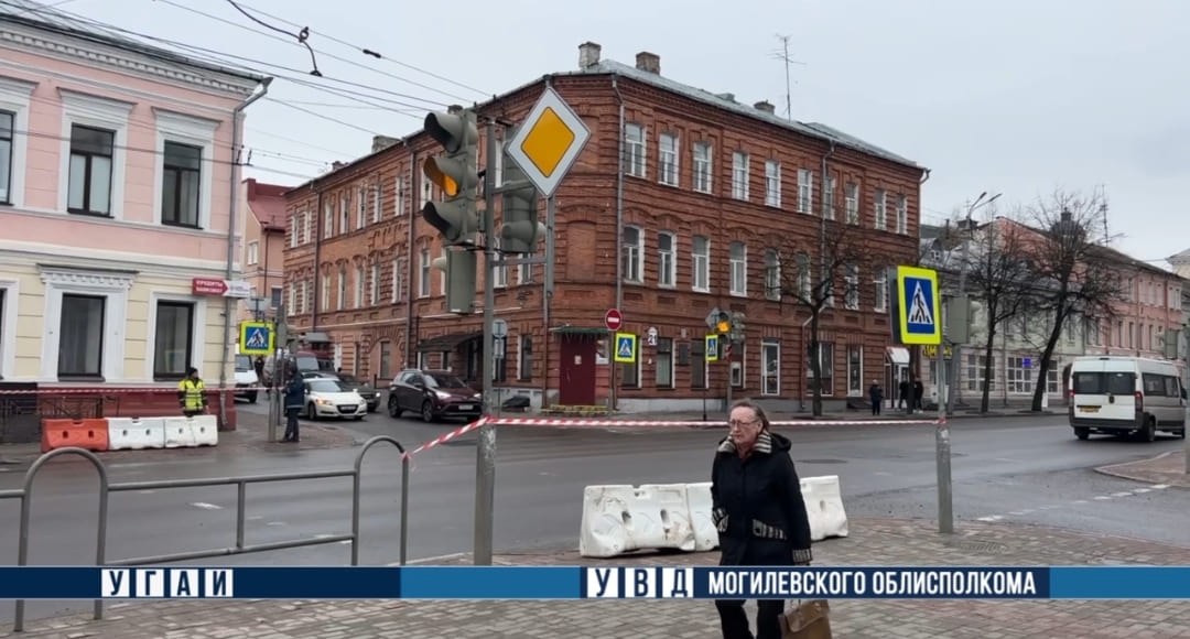 Временно закрыт пешеходный переход со стороны кинотеатра "Чырвоная Зорка"