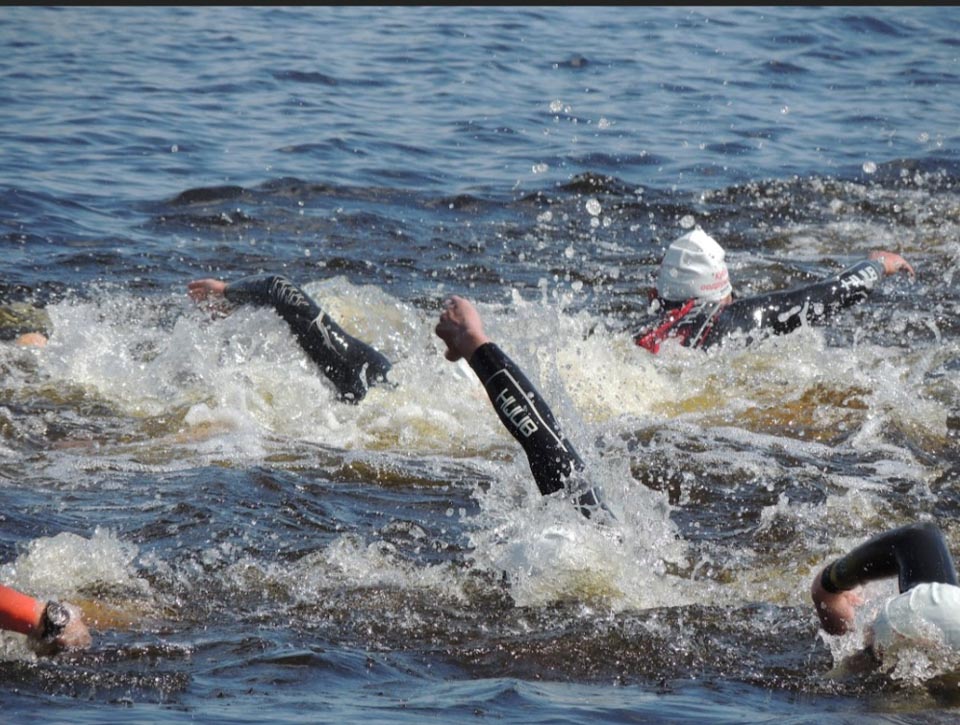 Холодная вода Брестского триатлона…