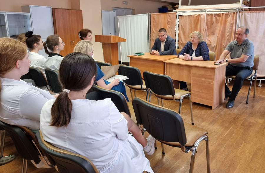 Профсоюзы встретились с молодыми медиками в Шкловском районе