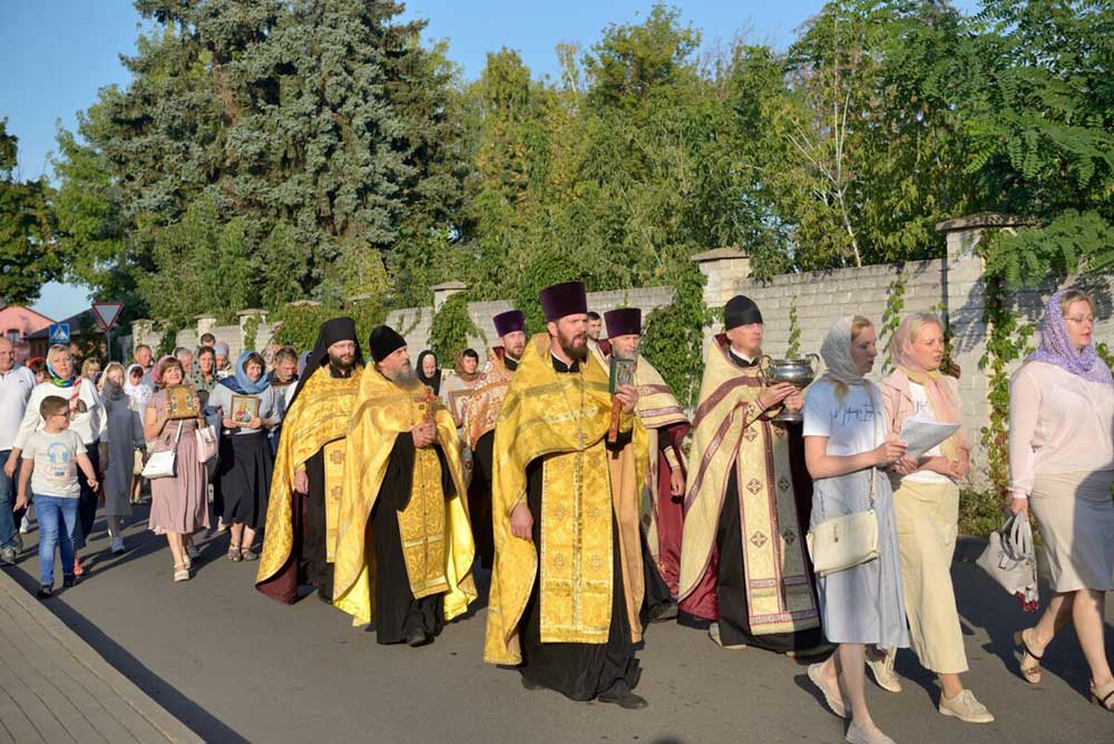 В женском монастыре Бобруйска прошел крестный ход