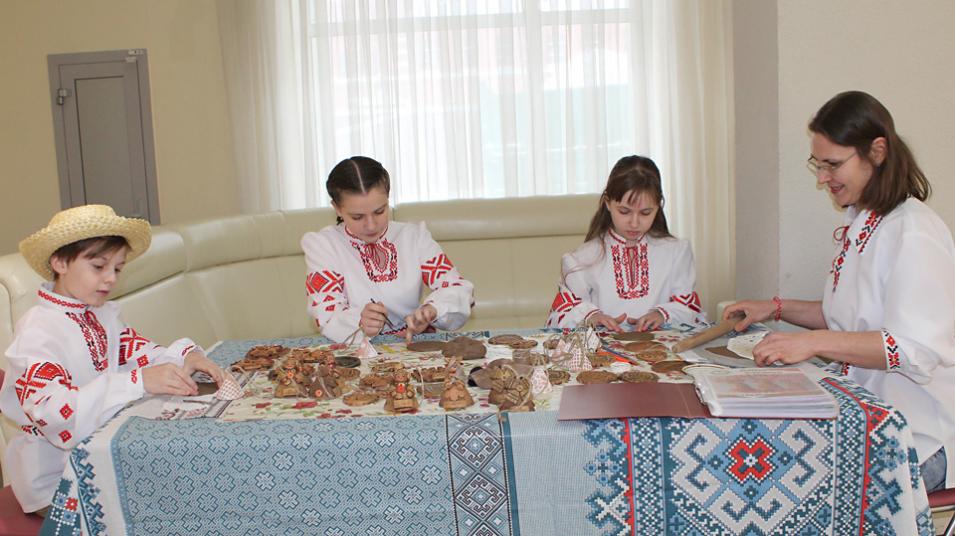 Победителей конкурса ДПИ «Каляровая скарбонка» наградят 6 января в Могилеве