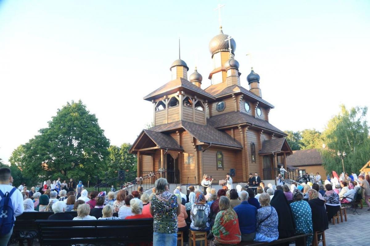 В храме иконы Божией Матери «Целительница» Бобруйска прошел вечер колокольного звона
