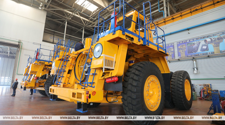 Лукашенко доложили о перспективных направлениях развития "БЕЛАЗа"