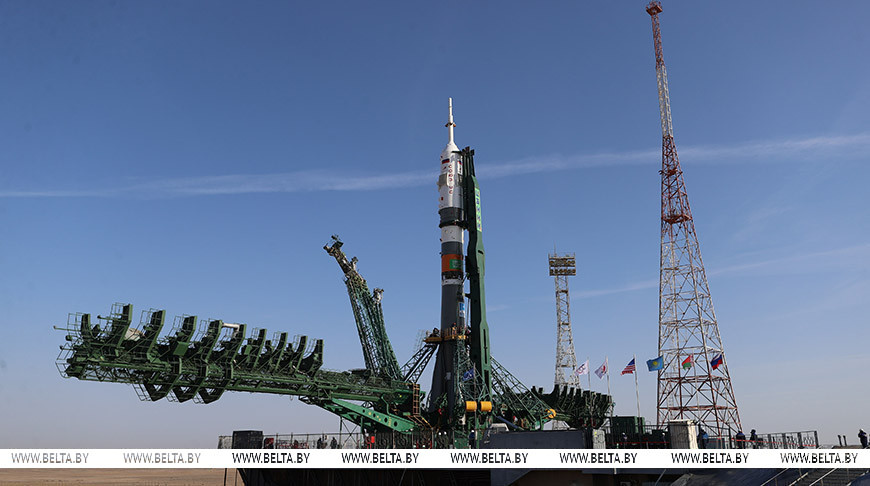 На связи Байконур. Лукашенко проведет встречу с космонавтами Новицким и Василевской