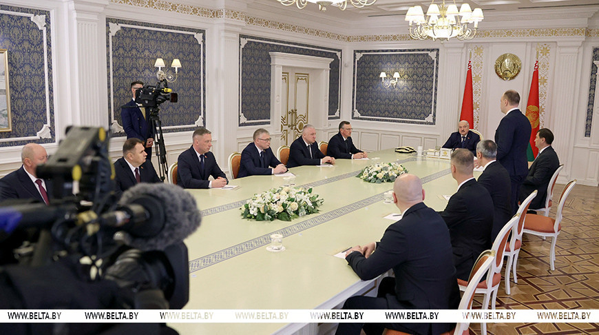 Лукашенко о работе с кадрами: должна быть истинная демократия, когда люди живут в удовольствие