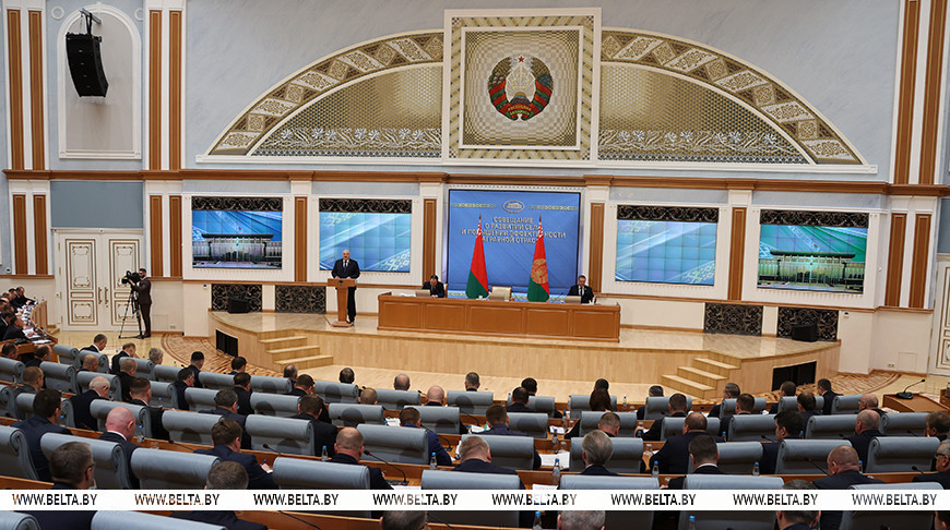 "Есть чем гордиться, но надо двигаться дальше". Вот что требует Лукашенко от сельского хозяйства