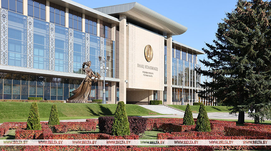 Лукашенко: экономика Беларуси позволяет направить больше денег на социальную поддержку населения