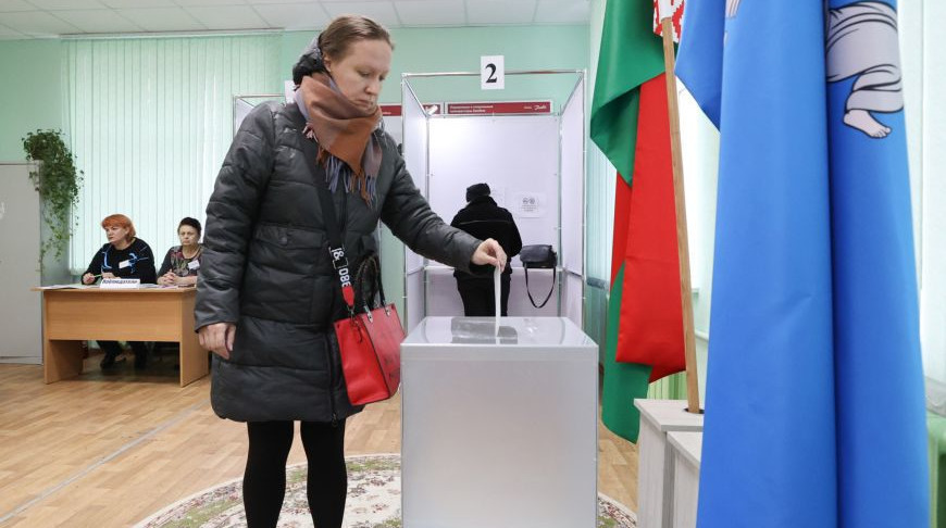 ЦИК: явка избирателей на выборах депутатов на 9.00 составила 43,64%