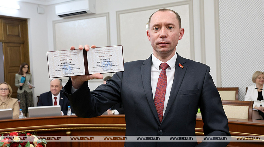 ЦИК зарегистрировал Сыранкова кандидатом в Президенты Беларуси
