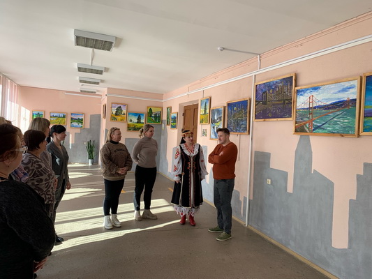 Персональная выставка «В искусстве жизнь» художника Евгения Баськова открылась в Кричеве