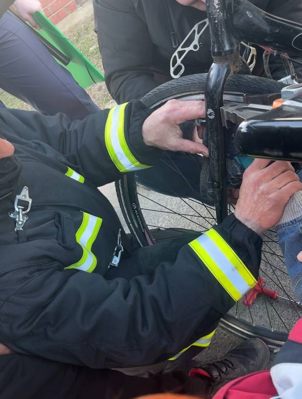 В Славгороде нога ребенка застряла в велосипедной раме