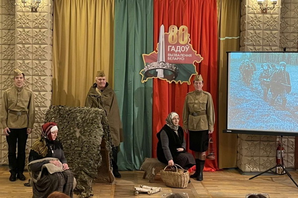 Литературно-музыкальную композицию «Командир полка «Тринадцать» показали в Быхове