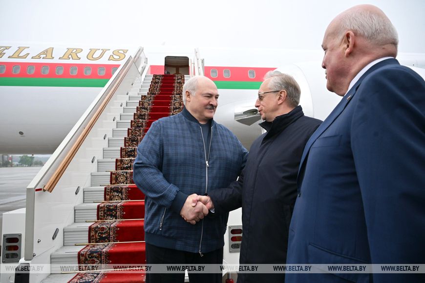 Лукашенко прибыл с рабочим визитом в Москву, где пройдет саммит СНГ