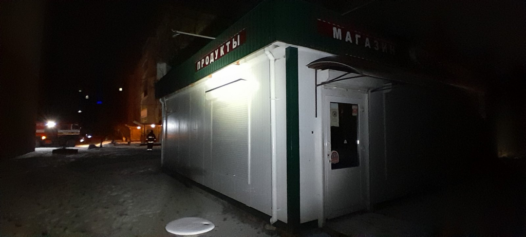 Пожар торгового павильона на проспекте Шмидта тушили в Могилеве