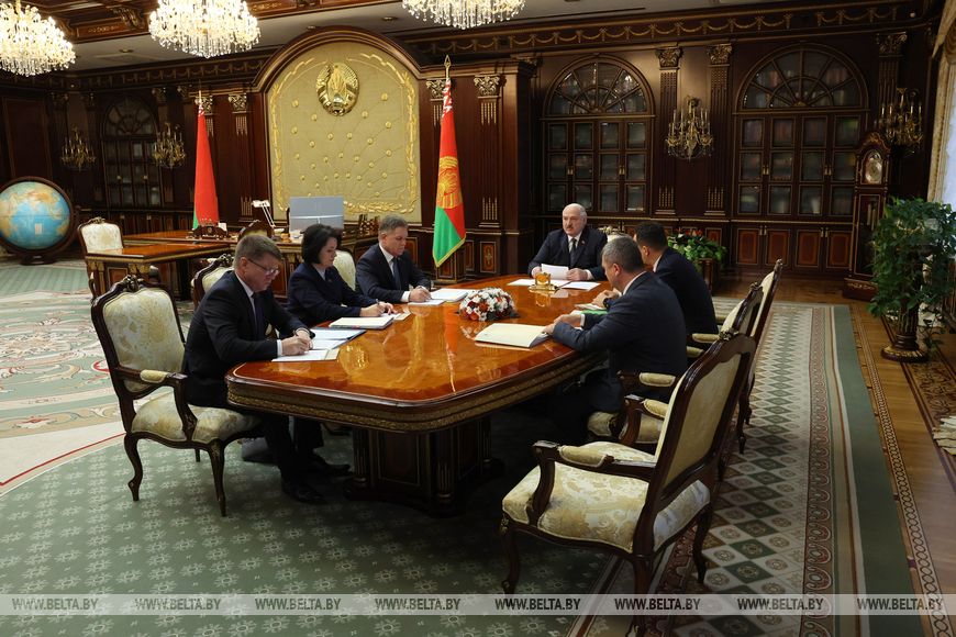 Лукашенко поручил максимально дебюрократизировать процедуру обращения за пенсией