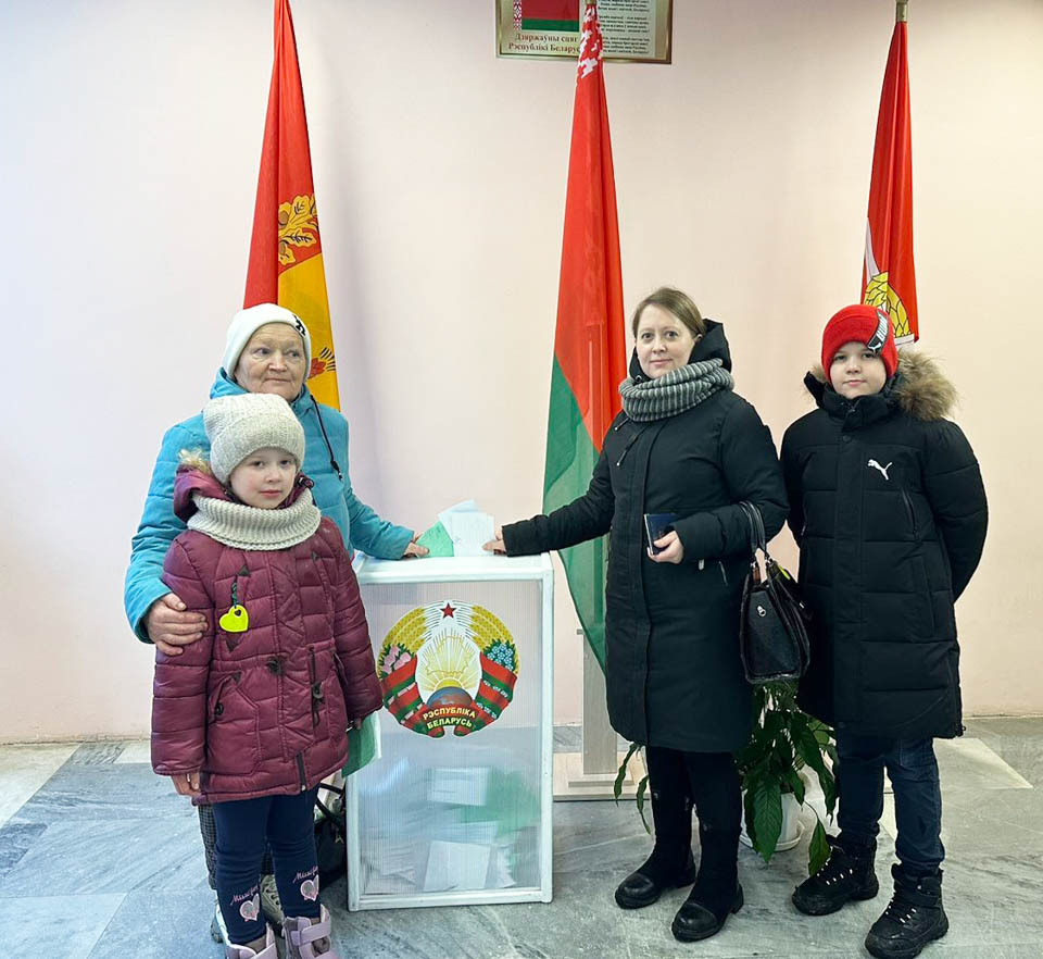 Единый день голосования в Чаусском районе продолжается