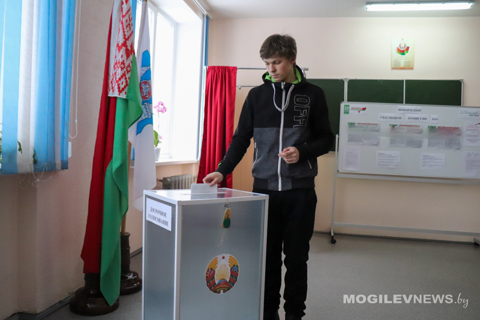 Досрочное голосование. Будущее выбираем вместе. Фото