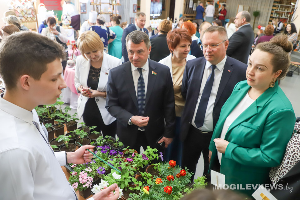 Учреждения образования представили свои наработки в рамках  конкурса профмастерства «JuniorSkills» в Мстиславле. Фото.
