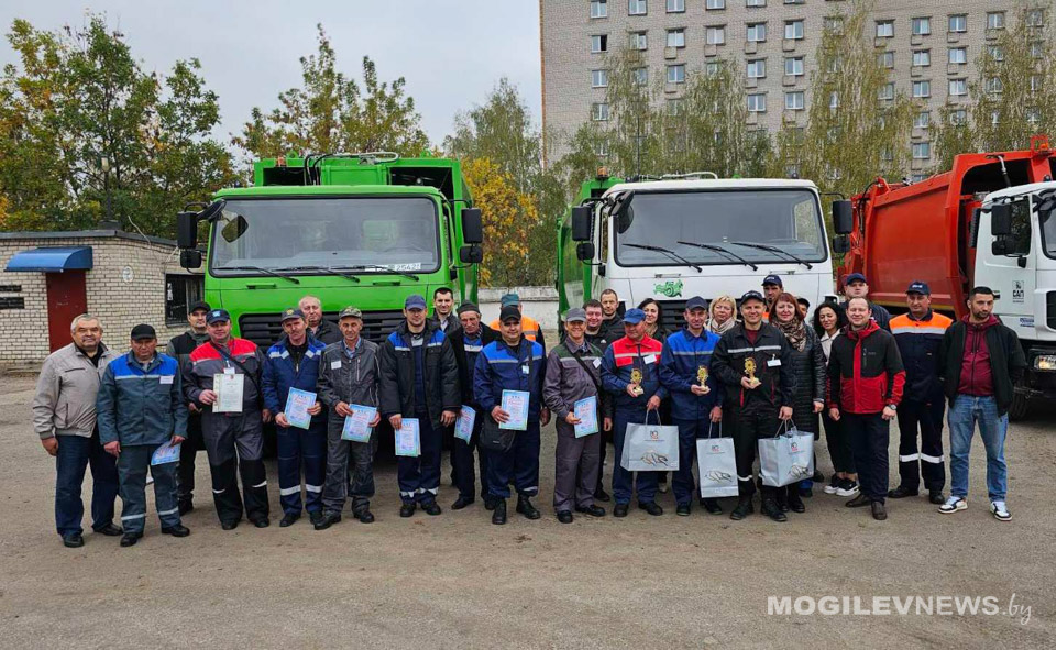 Конкурс профессионального мастерства прошел среди водителей мусоровозов в Могилеве. Фото