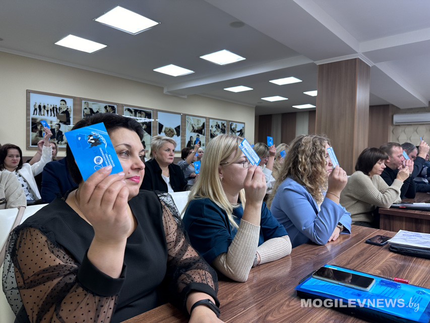 Могилевская областная организация профсоюза работников местной промышленности и коммунально-бытовых предприятий подвела итоги работы за пять лет. Фото