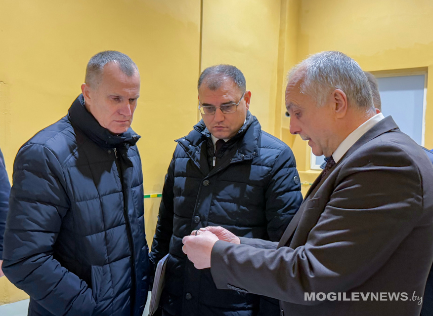 Анатолий Исаченко и Виктор Каранкевич посетили институт технологии металлов НАН Беларуси. Фото