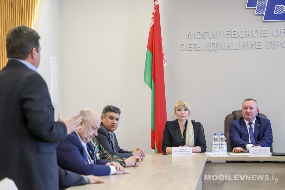 Леонид Мартынюк встретился с воинами-интернационалистами. Фото.