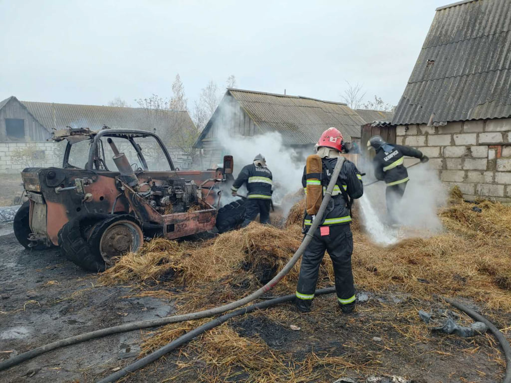 Пожар в Кировском районе уничтожил погрузчик